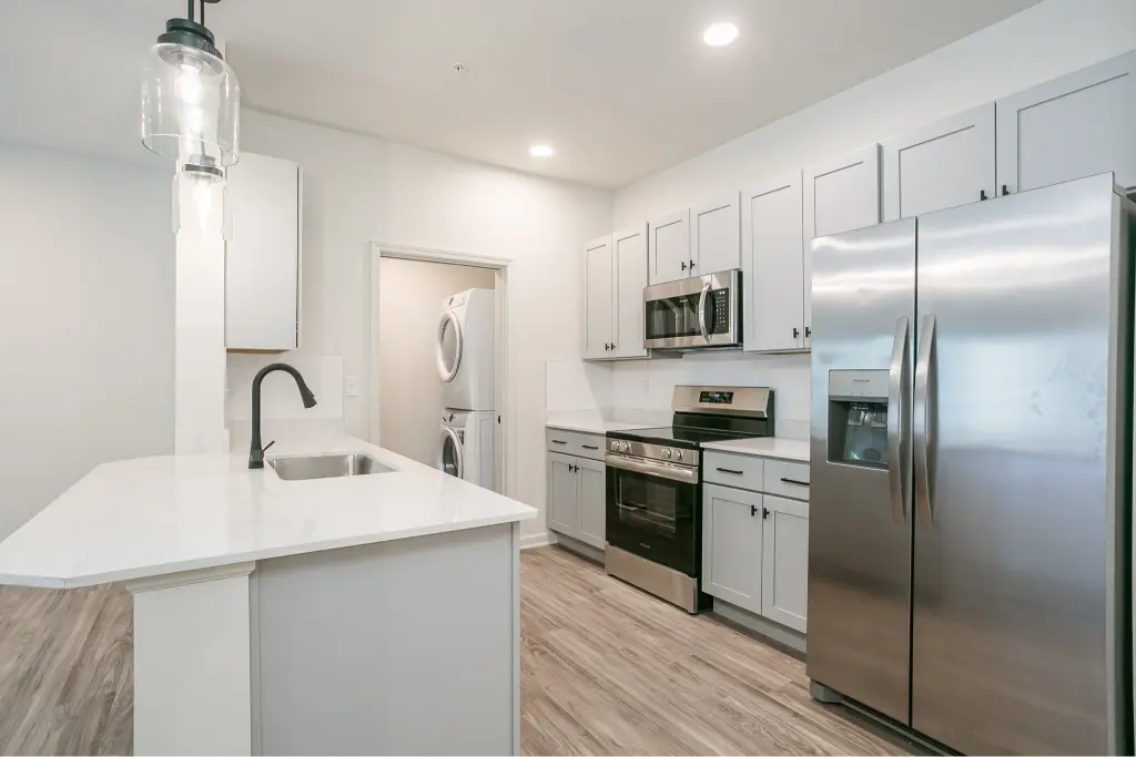 Floor plan, 1 bed 1 bath, 820 sq ft