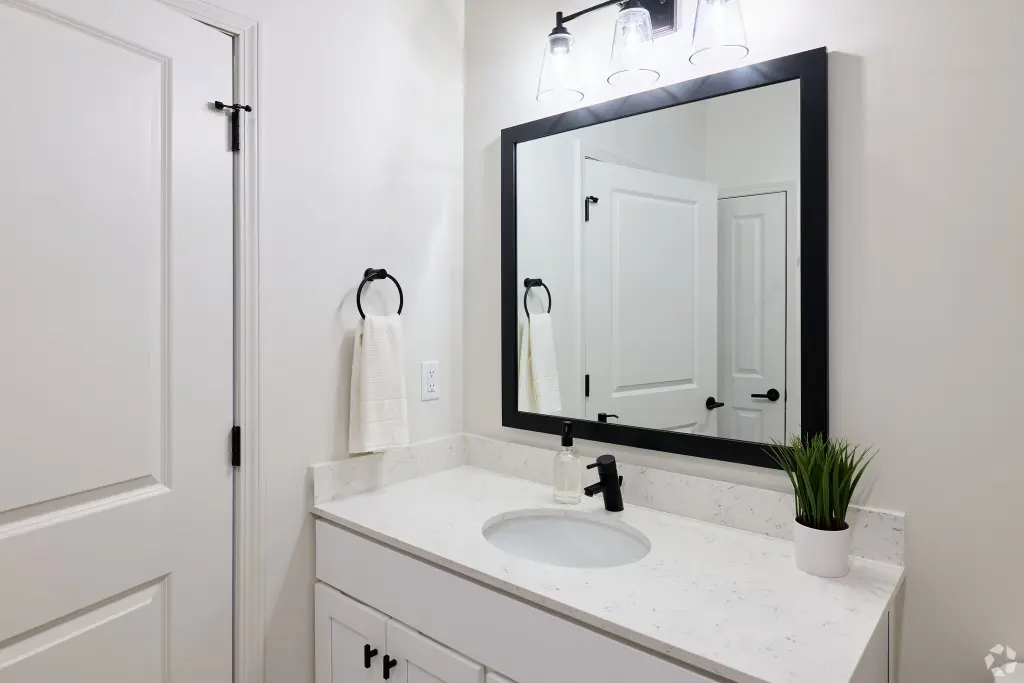 Floor plan A bathroom view, 2 bed 2 bath, 1100 sq ft