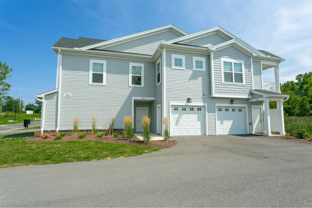 Floor plan A, 2 bed 2 bath, 1100 sq ft