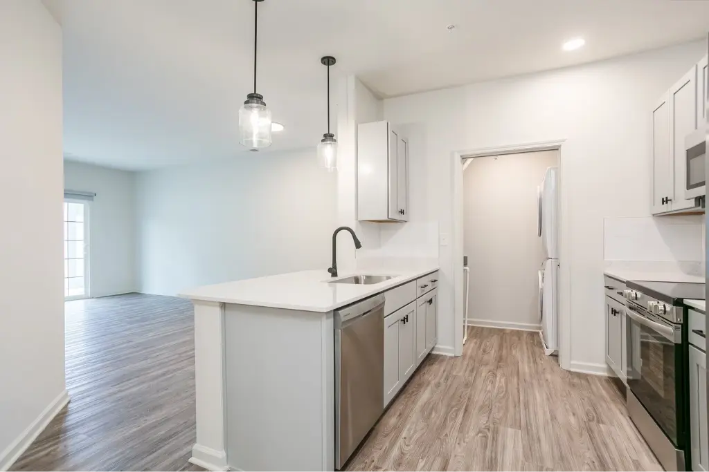 Floor plan B, 820 sq ft