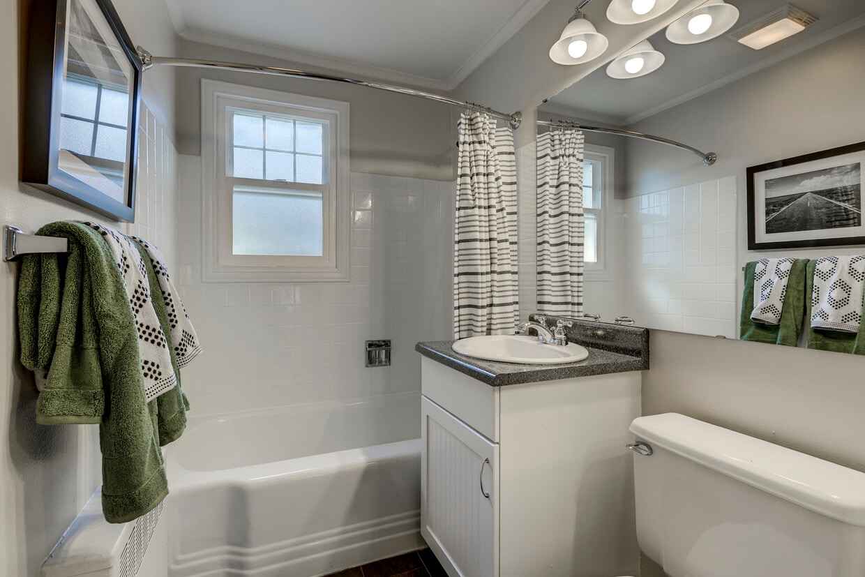 Shorewood Bath